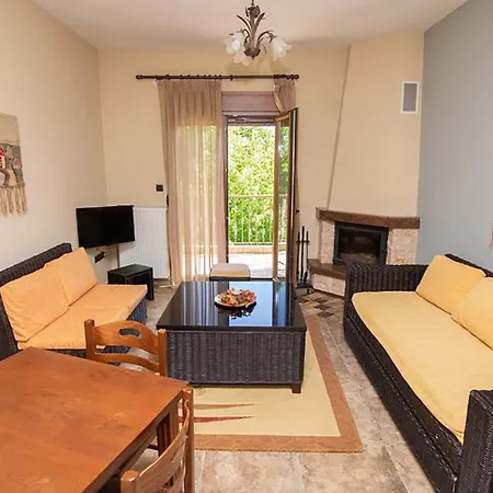 Menelais Apartment