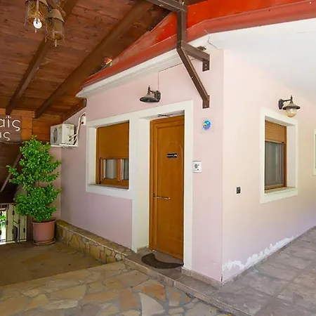 Apartment Menelais *