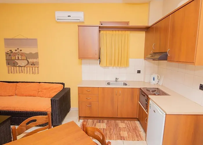 μενελαΐς - Menelais *